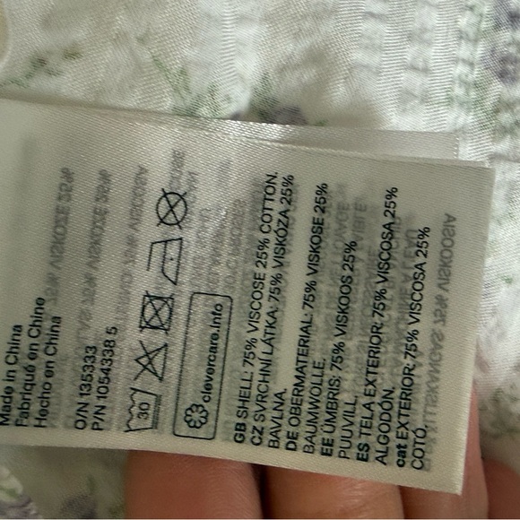 H&M Smocked Square-Neck Maxi Dress in White Floral - Picture 5 of 7